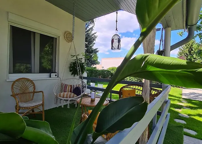 Világos Kert Chill House